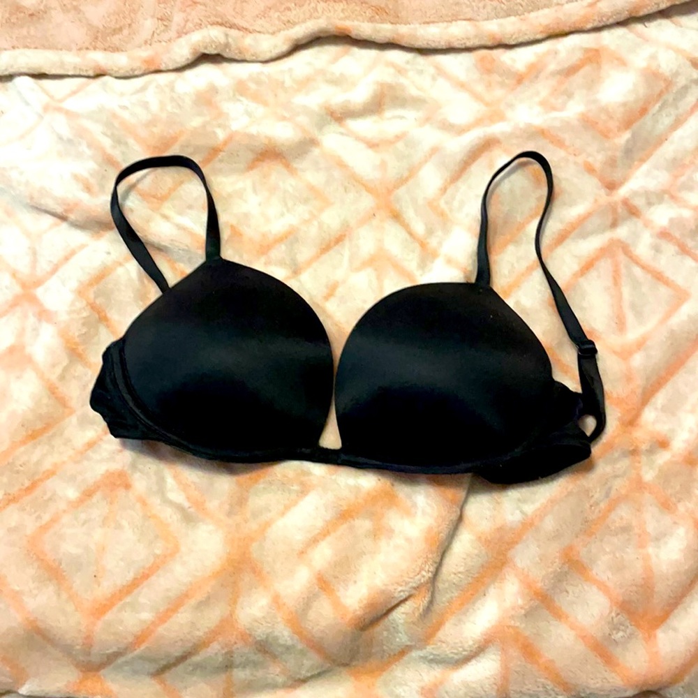 32b black pink Victoria’s Secret